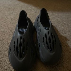 yeezy foam rnnr us10 men
